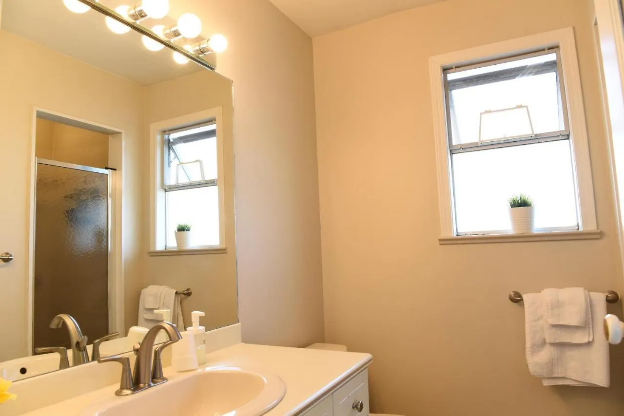 Cozy Room In Vancouver Homestay